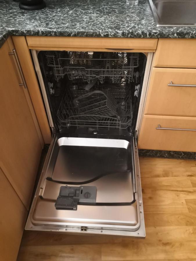 פראג Private Room In Shared Luxurious Palace Like Apartment With 2 Bathrooms Including Whirlpool And Virtual Reality מראה חיצוני תמונה