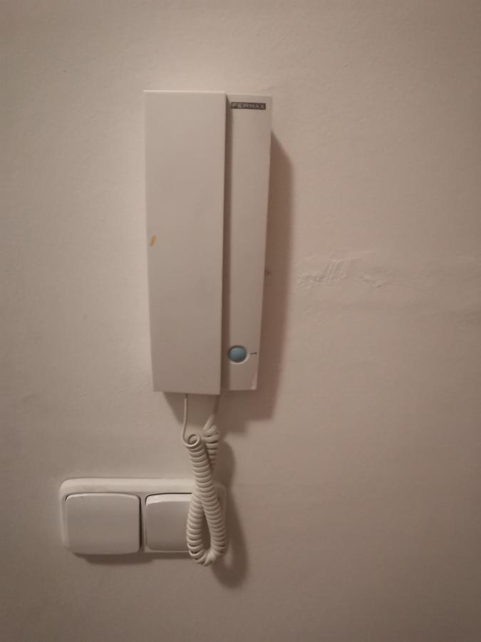 פראג Private Room In Shared Luxurious Palace Like Apartment With 2 Bathrooms Including Whirlpool And Virtual Reality מראה חיצוני תמונה